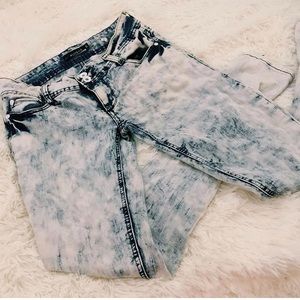 Acid wash jeans